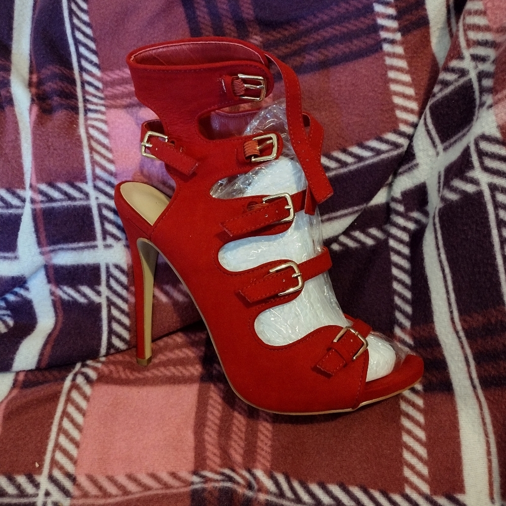Red pumps